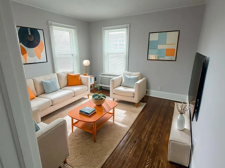 583 Averill Ave — Photo 3