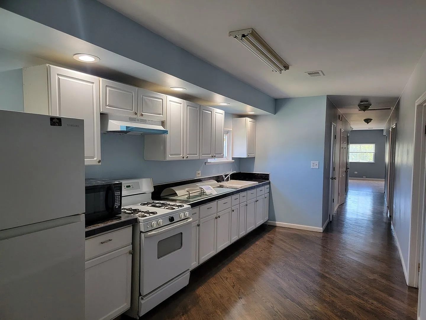 14802 Cooper Ave — Photo 3