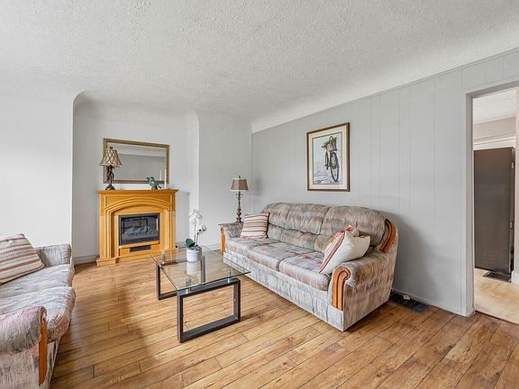 4th image of 2206 8th Ave