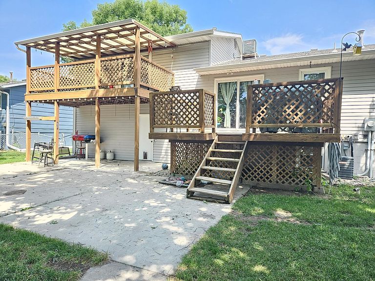 Listing photo 3