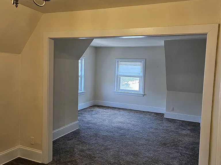 145 E North St #3 — Photo 1