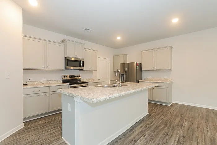 4 bed, 2.5 bath, 2100 sqft, $2,195 — Photo 3
