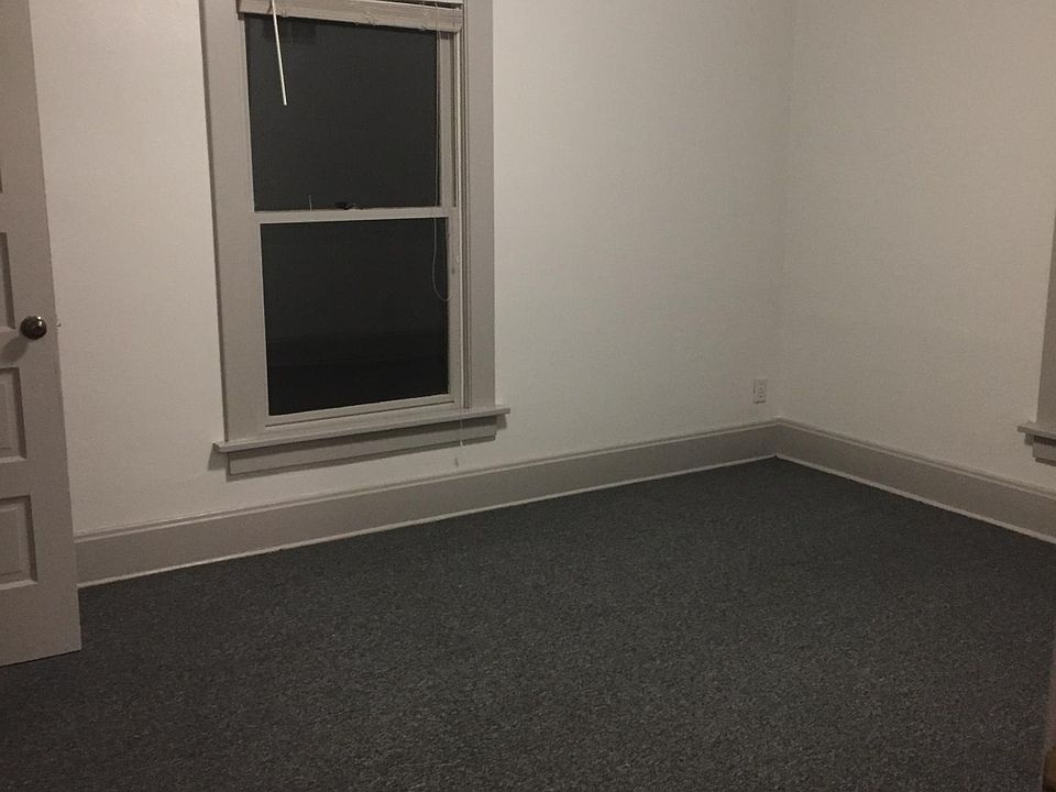 2nd image of 713 1/2 E Washington St