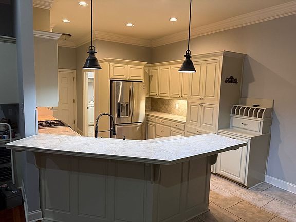2nd image of 38608 Alderly Ln