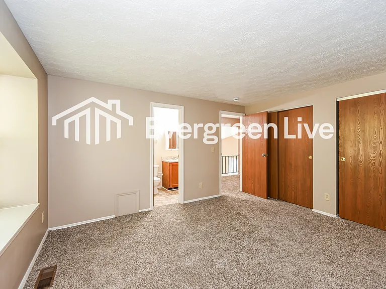 2976 Maureen Ct — Photo 11