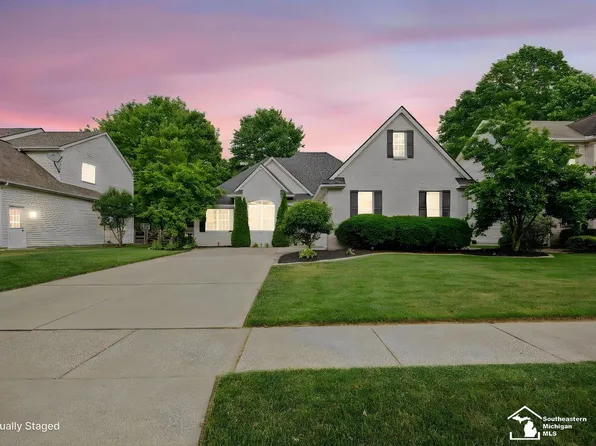 3498 Quail Hollow Dr, Lambertville, MI 48144