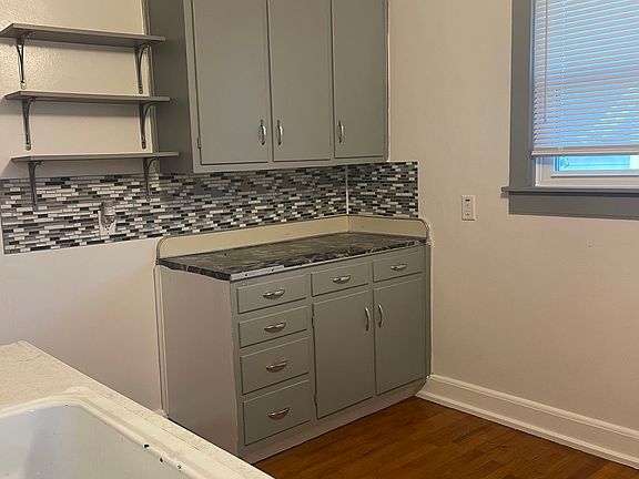 4th image of 528 Winchester Ave #1/2