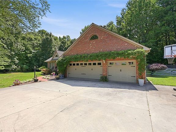 3rd image of 2618 Marion Ct