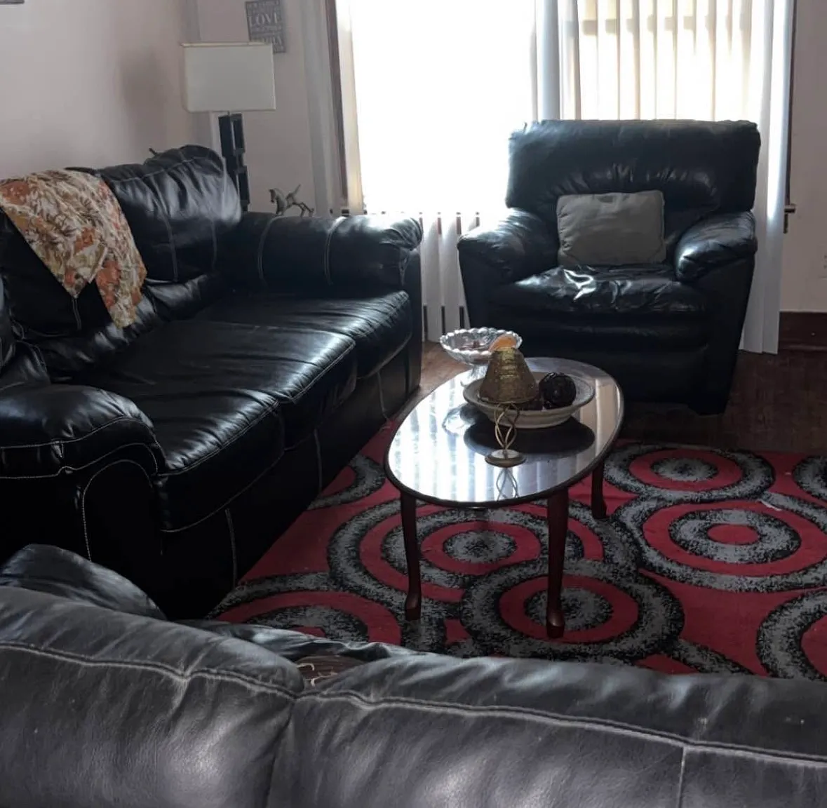 4 bed, $650 — Photo 1