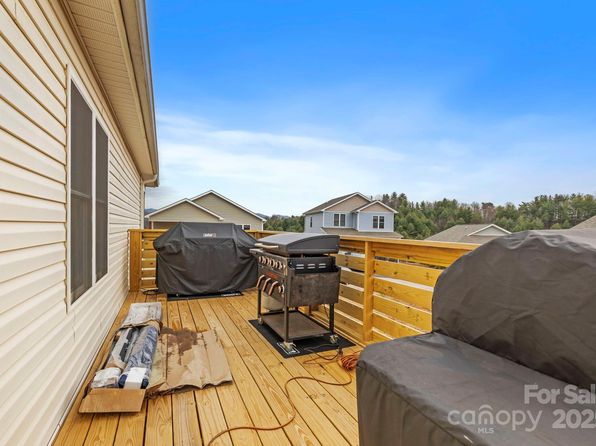 191 Patriot Pl #60, Mars Hill, NC 28754