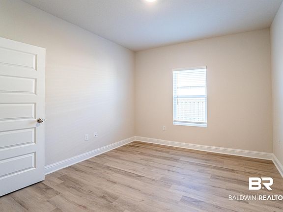 2nd image of 1073 Hayward Loop