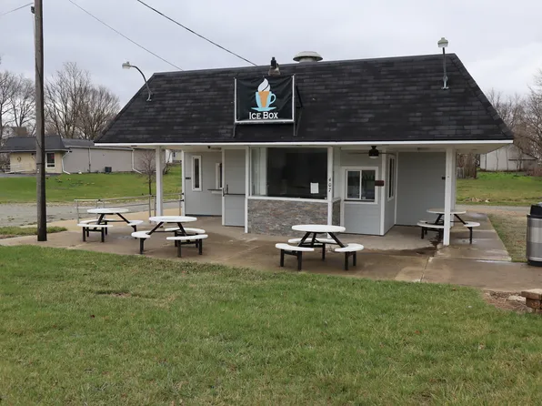 407 W North St, Walnut, IL 61376