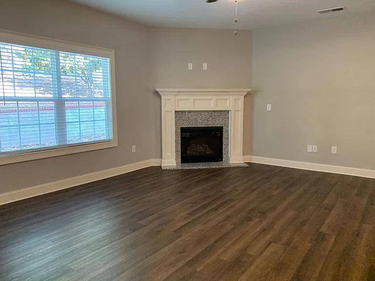 135 Sumner Ct — Photo 14