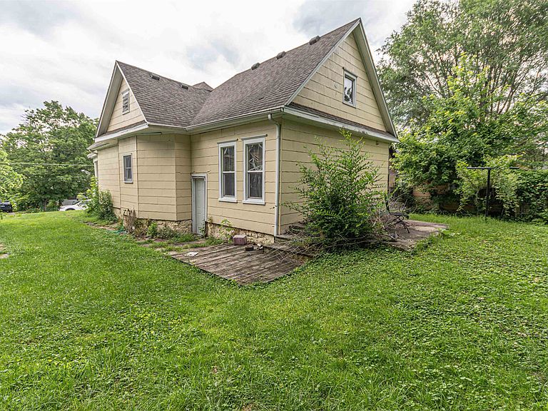 Listing photo 3