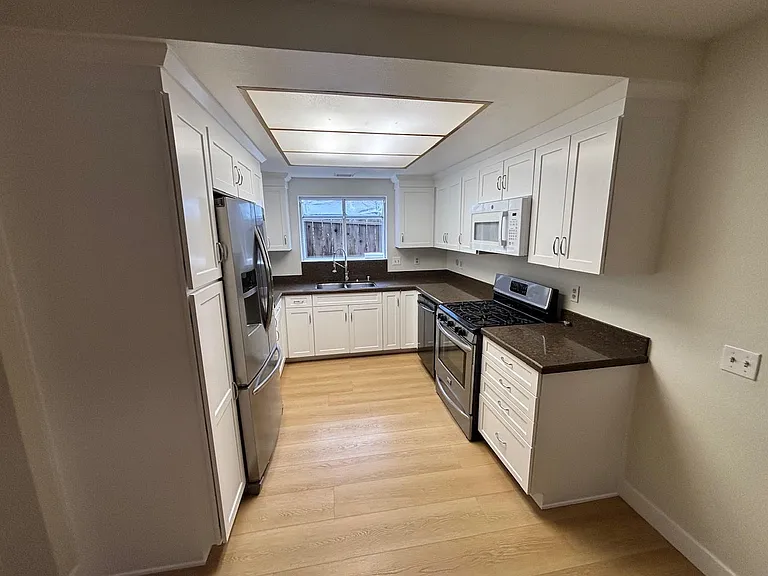 518 Fernleaf Ave #BACK — Photo 10