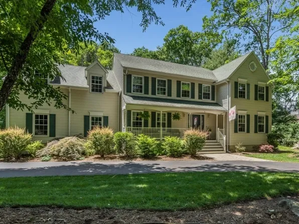 9 Pocahontas Way, Mount Olive Twp., NJ 07840