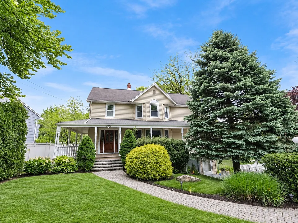 816 Pascack Rd