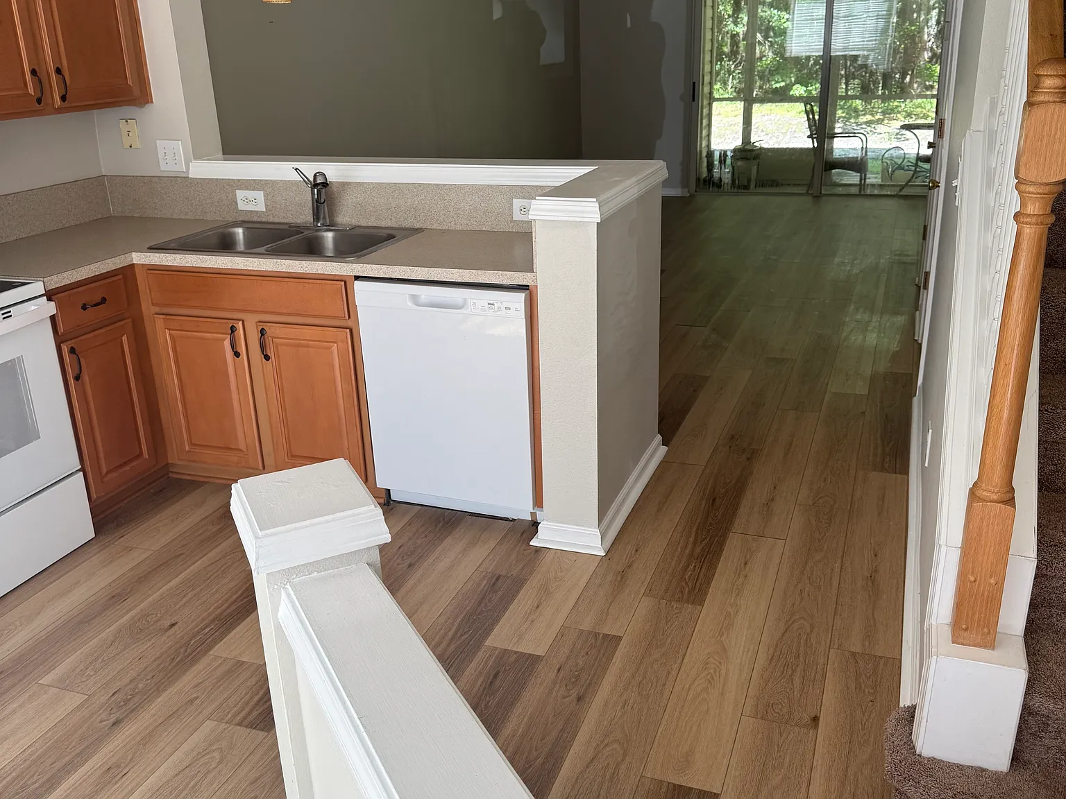 2 bed, 2.5 bath, 1184 sqft, $1,620 — Photo 3