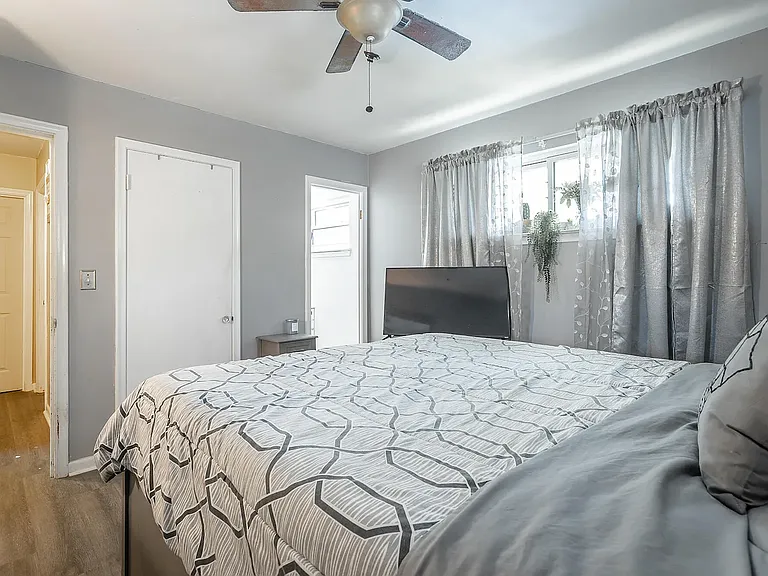 3660 Phelps St — Photo 8