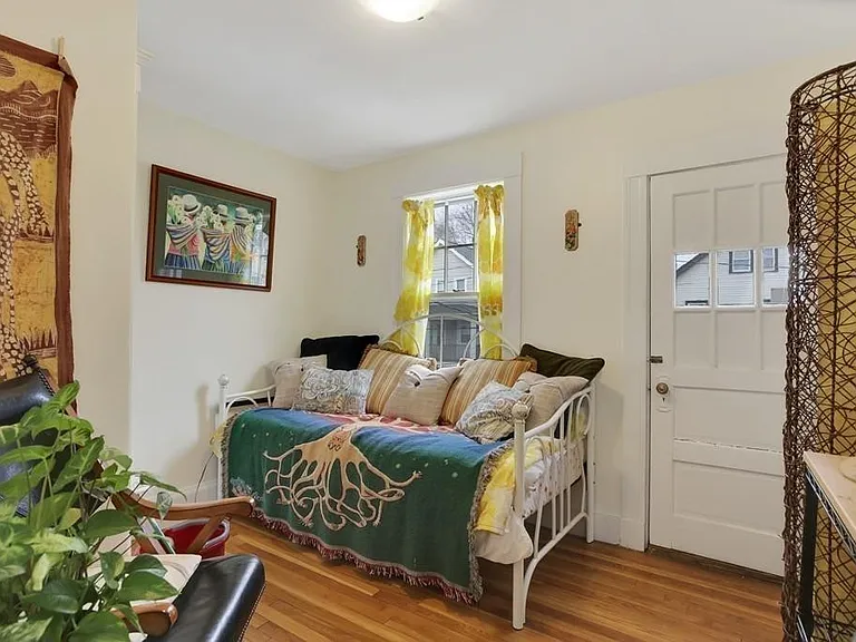 35 Manning St #2 — Photo 8