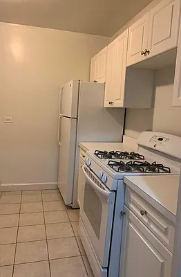 Rented by Siderow Residential Group | media 18