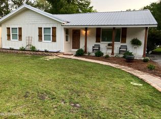 7813 Tapp Rd, Ocean Springs, MS 39564