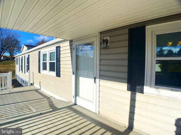 105 Cottontail Ct, Lancaster, PA 17603