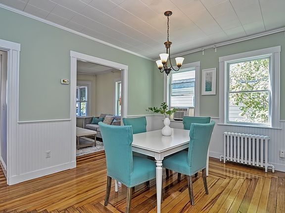 4th image of 44 Gilbert St