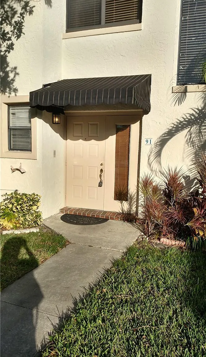 2 bed, 2.0 bath, 1054 sqft, $2,400 — Photo 1