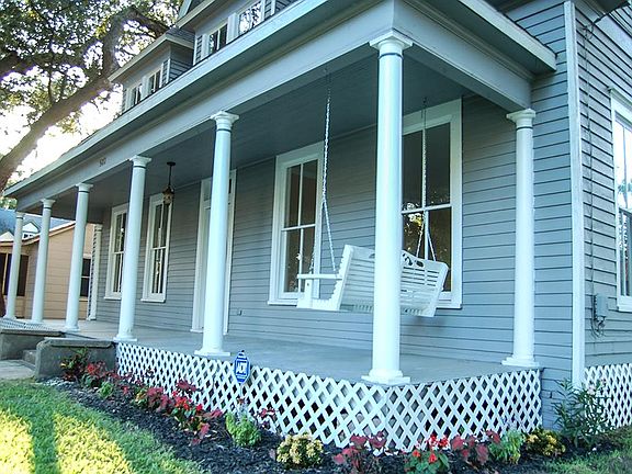 SOUTHERN HISTORIC CHARM