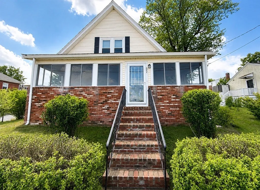 3 bed, 1.5 bath, 1496 sqft, $3,500 — Photo 1