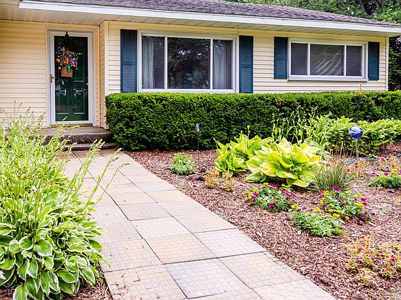 2nd image of 3627 Lakeshore Dr
