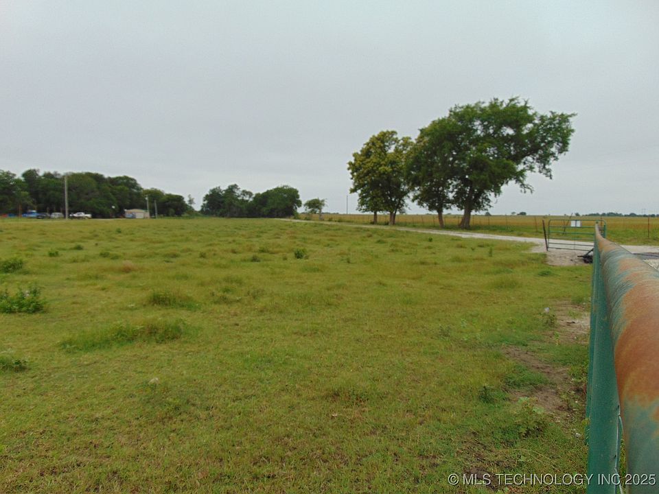 2nd image of 101 New Hope Rd