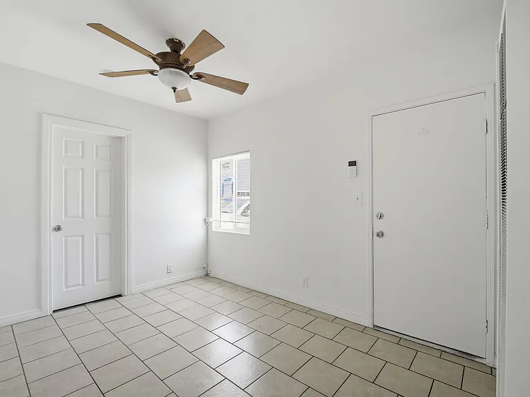 4914 Maine Ave — Photo 3