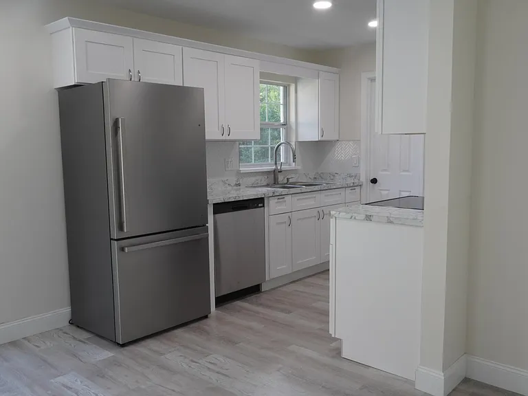 1419 Pembrook Dr — Photo 7