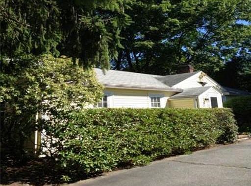 1st image of 18 Brackenbury Ln