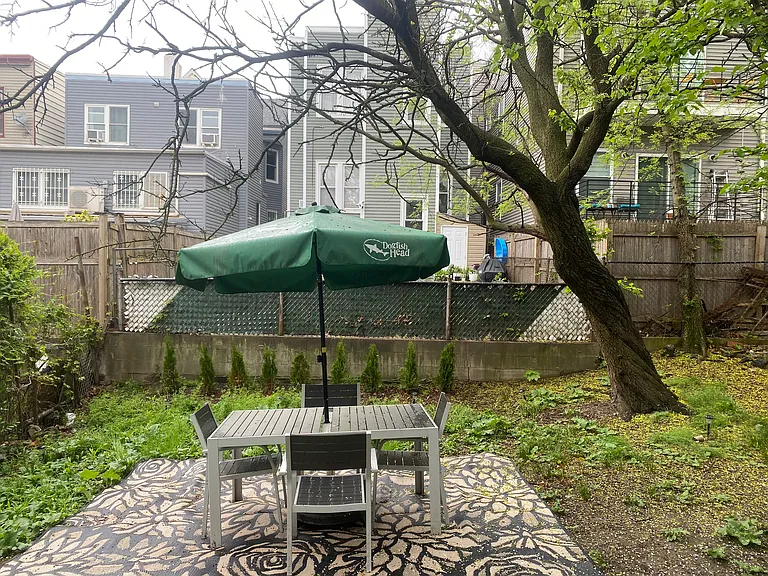 188 Manhattan Ave — Photo 15
