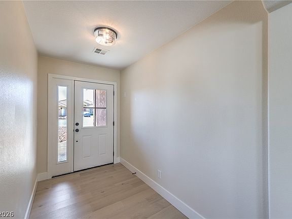5th image of 478 Hank Cir