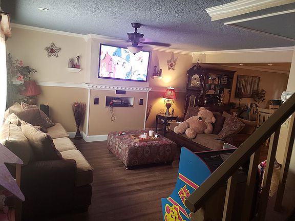 5th image of 2369 Oak Leaf Ln
