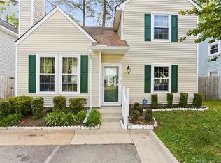 196 Gate House Rd, Newport News, VA 23608