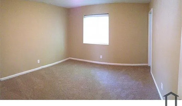 7580 La Fontaine Dr #B — Photo 10