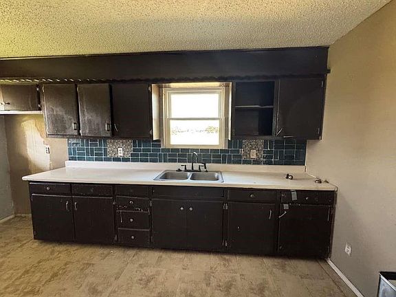 5th image of 2605 E 19th St