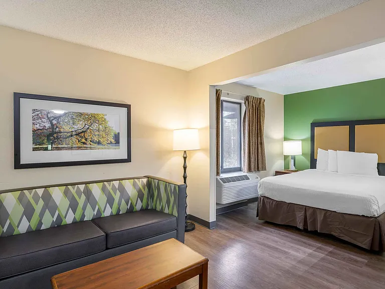 1 Bedroom Suite - 2 Queen Beds