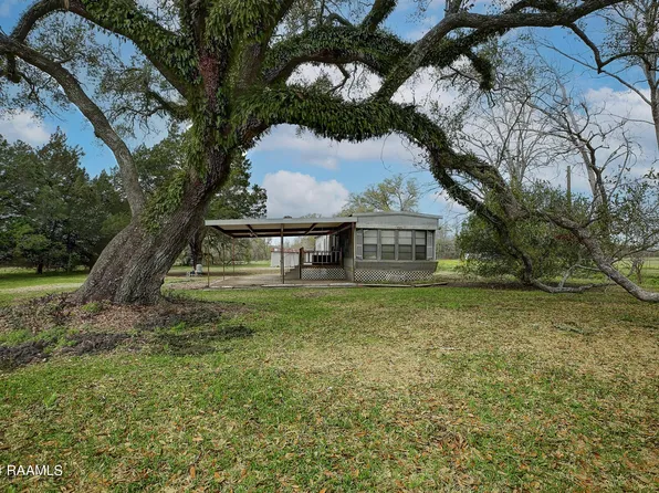 1010 Louis Lalande Dr, Breaux Bridge, LA 70517