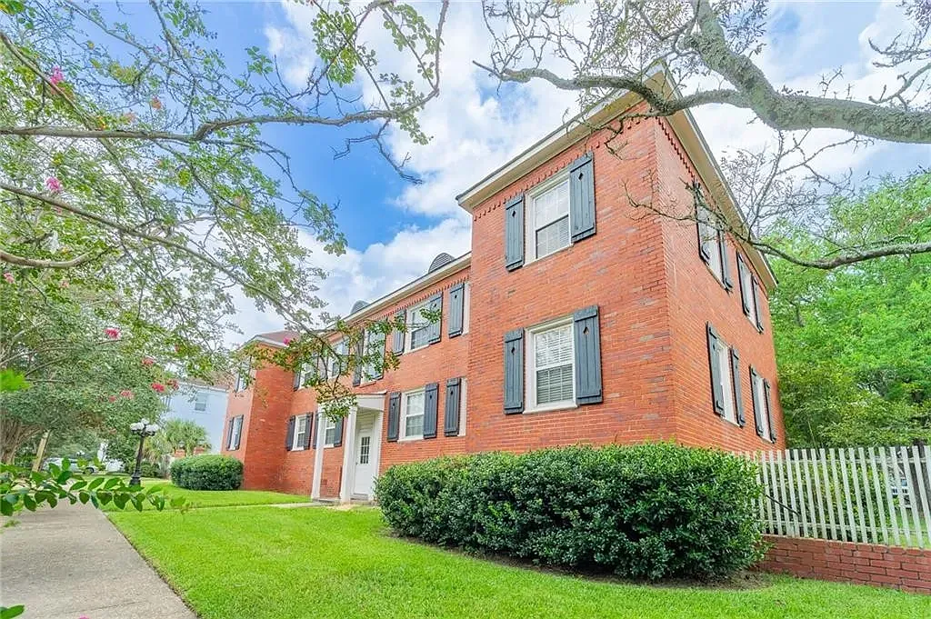 1 bed, 792 sqft, $1,200 — Photo 1