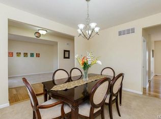 1041 Pierpoint Ln, Saint Charles, MO 63303