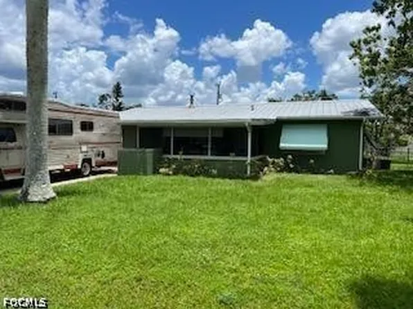 15976 Bellflower St, Bokeelia, FL 33922