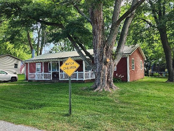 3rd image of 605 N Darcy Dr