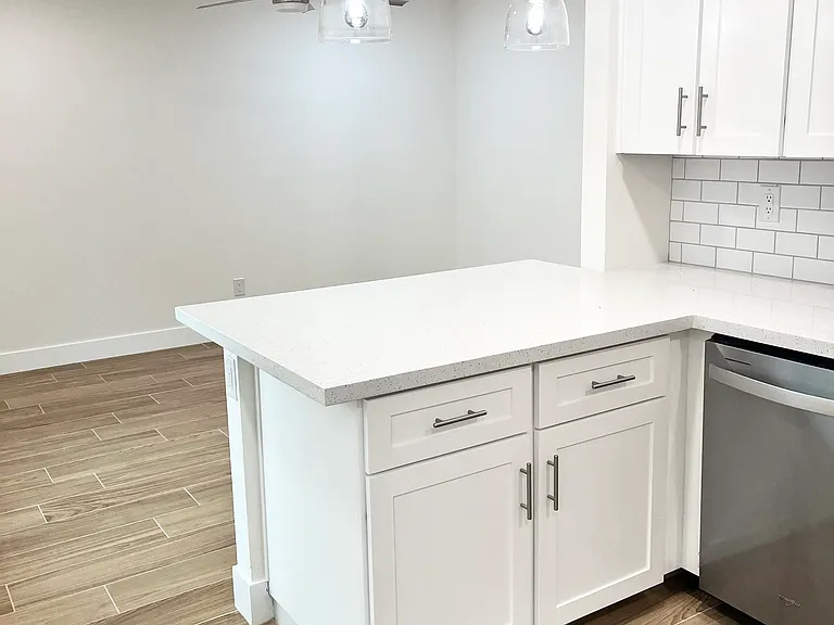 2025 N Richland St #B — Photo 4
