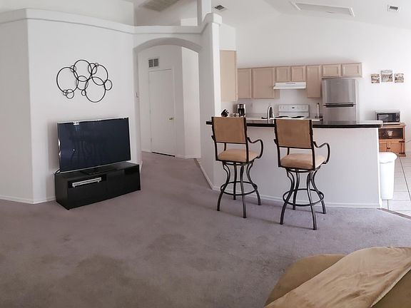 Bright open space. Dining area for 6.